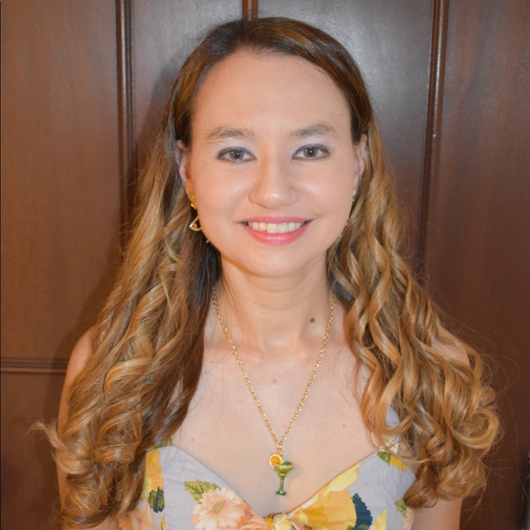 Meet your Posher, Angie - Picture 1 of 1